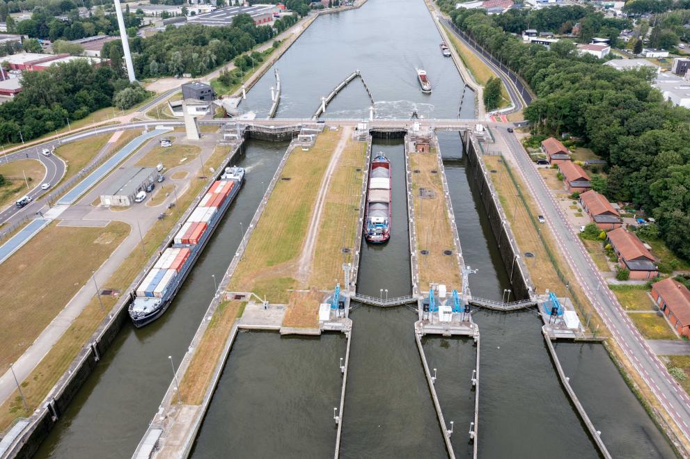 The Hasselt lock of the Albert Canal