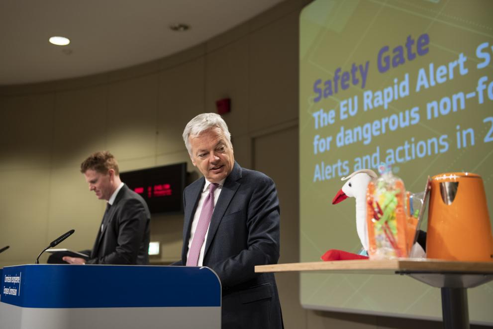 Press conference by Didier Reynders, European Commissioner, on the Safety Gate report